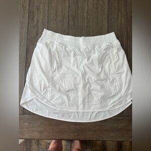 lululemon 17 inch hottie, hot skort.